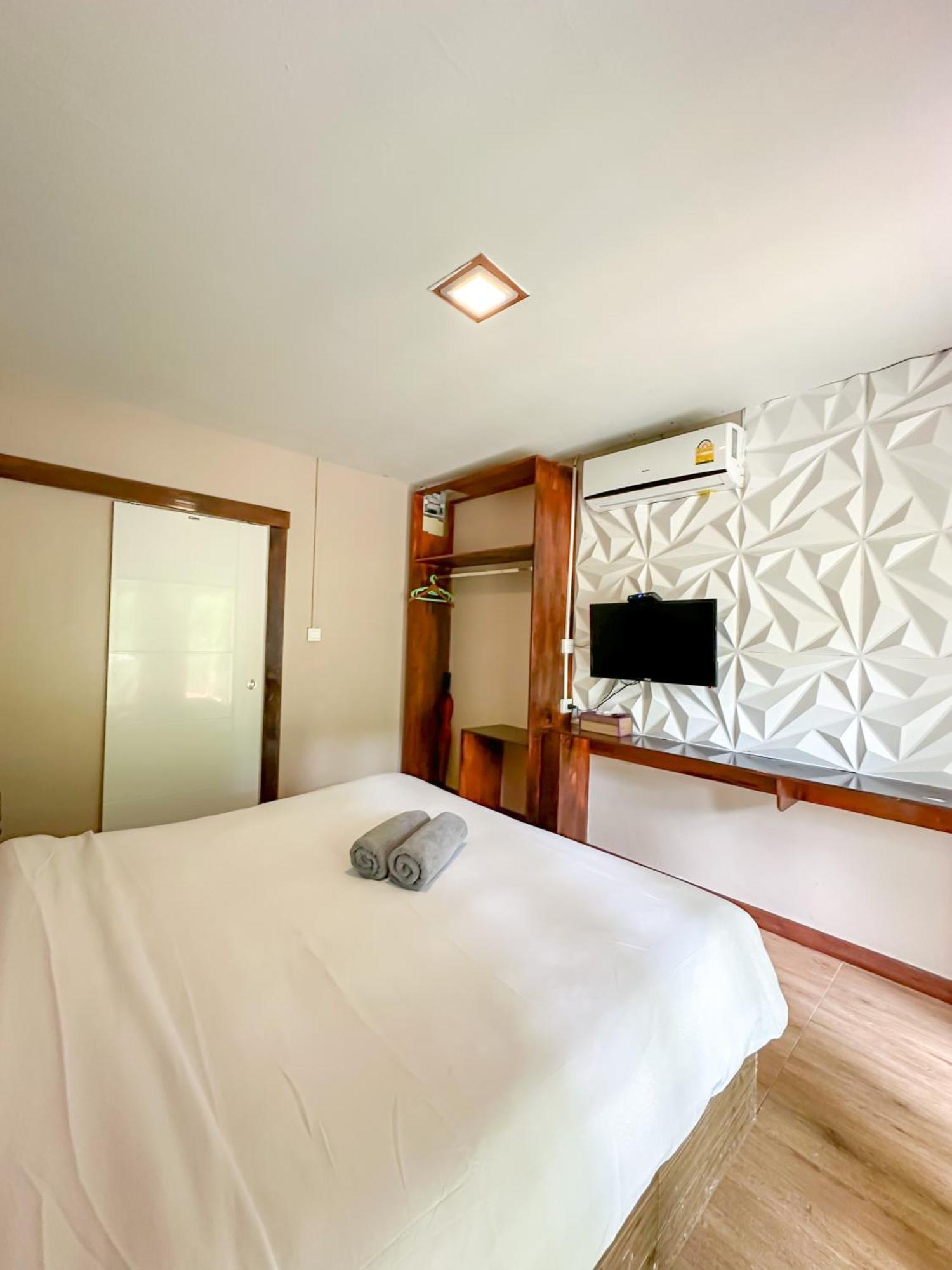 Good Mood Resort Koh Lipe Buitenkant foto